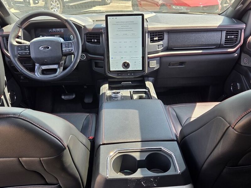 Used 2024 Ford Expedition - photo 12