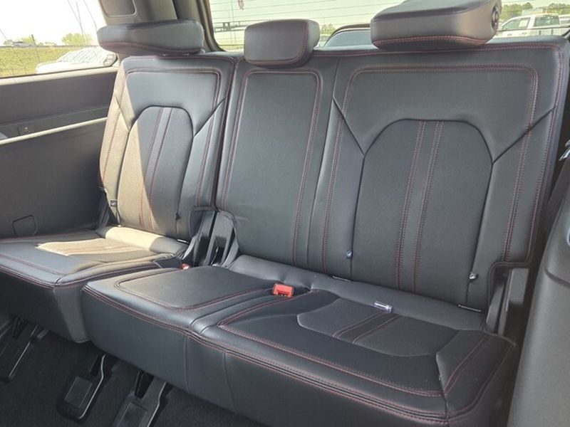 Used 2024 Ford Expedition - photo 13