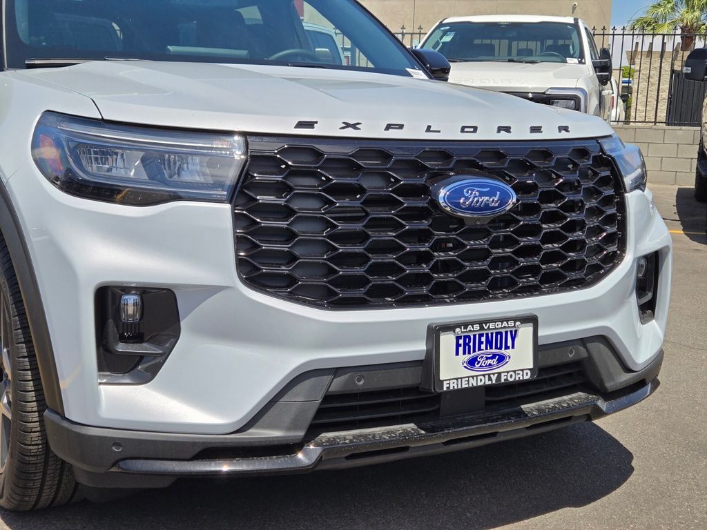 New 2026 Ford Explorer - photo 2