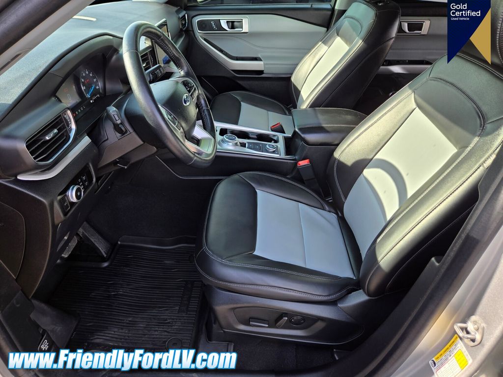 Used 2023 Ford Explorer - photo 2
