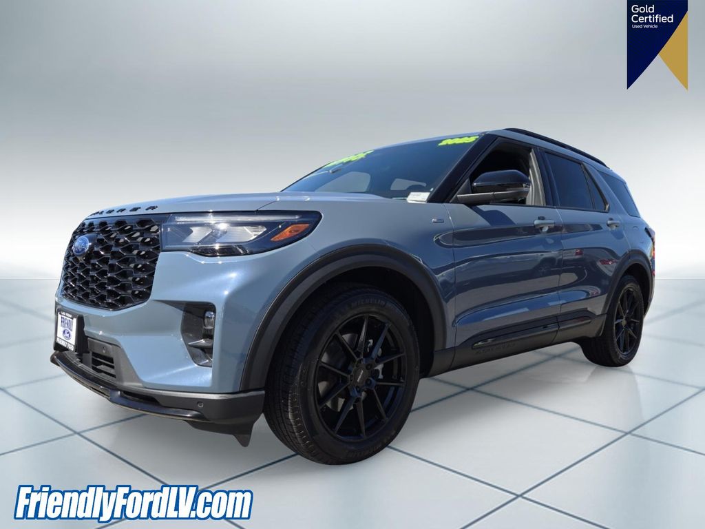Used 2025 Ford Explorer - photo 2