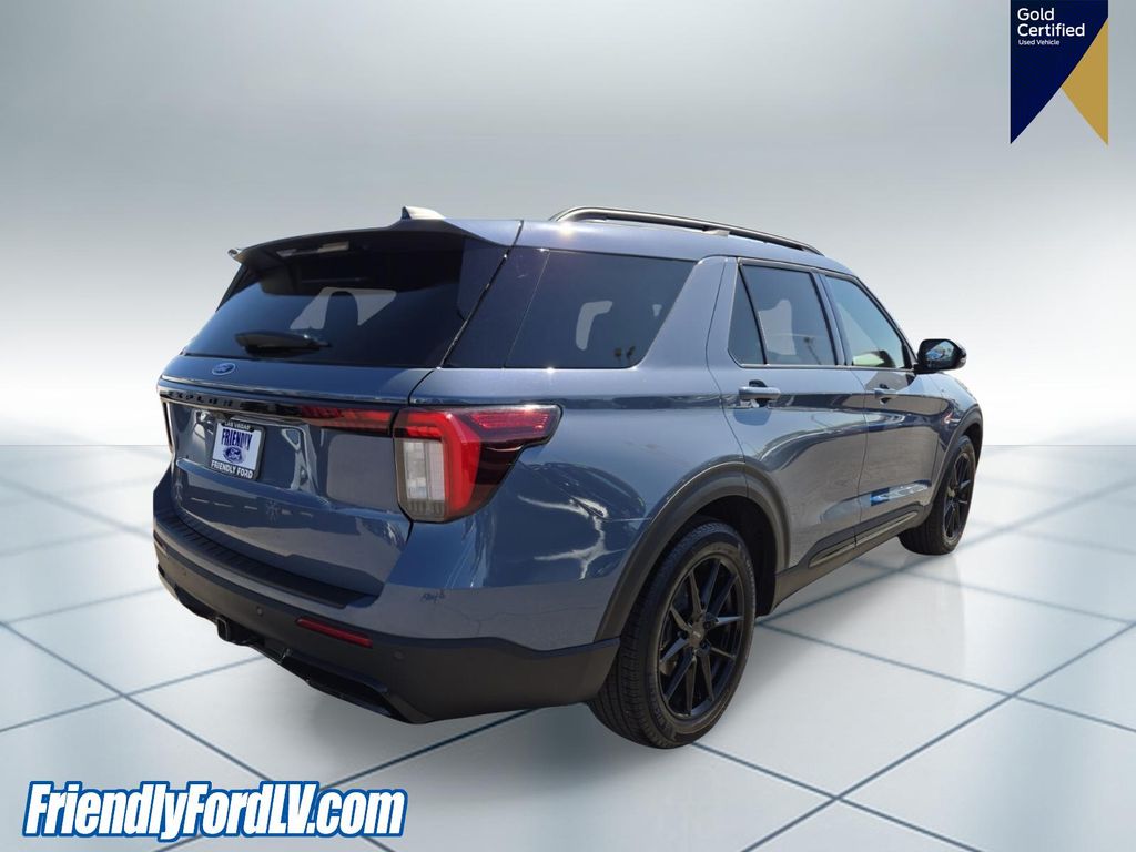Used 2025 Ford Explorer - photo 2