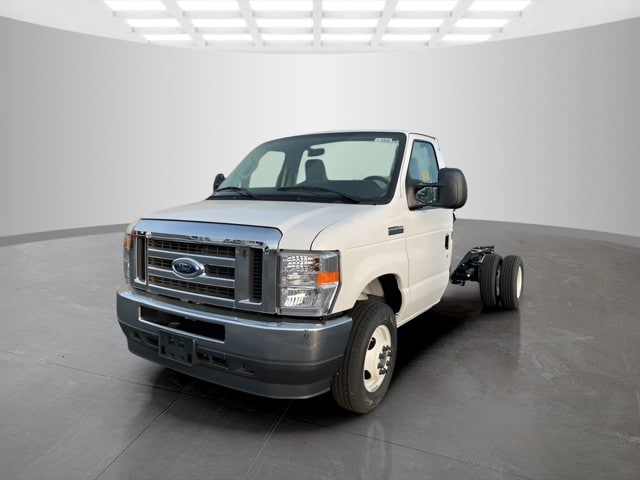 New 2027 Ford E-450 - photo 5