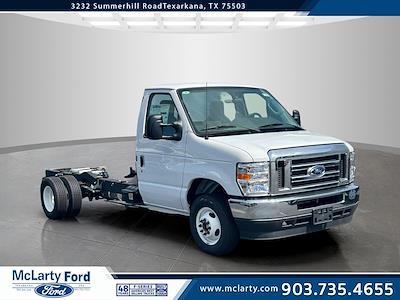 New 2027 Ford E-450 - photo 1