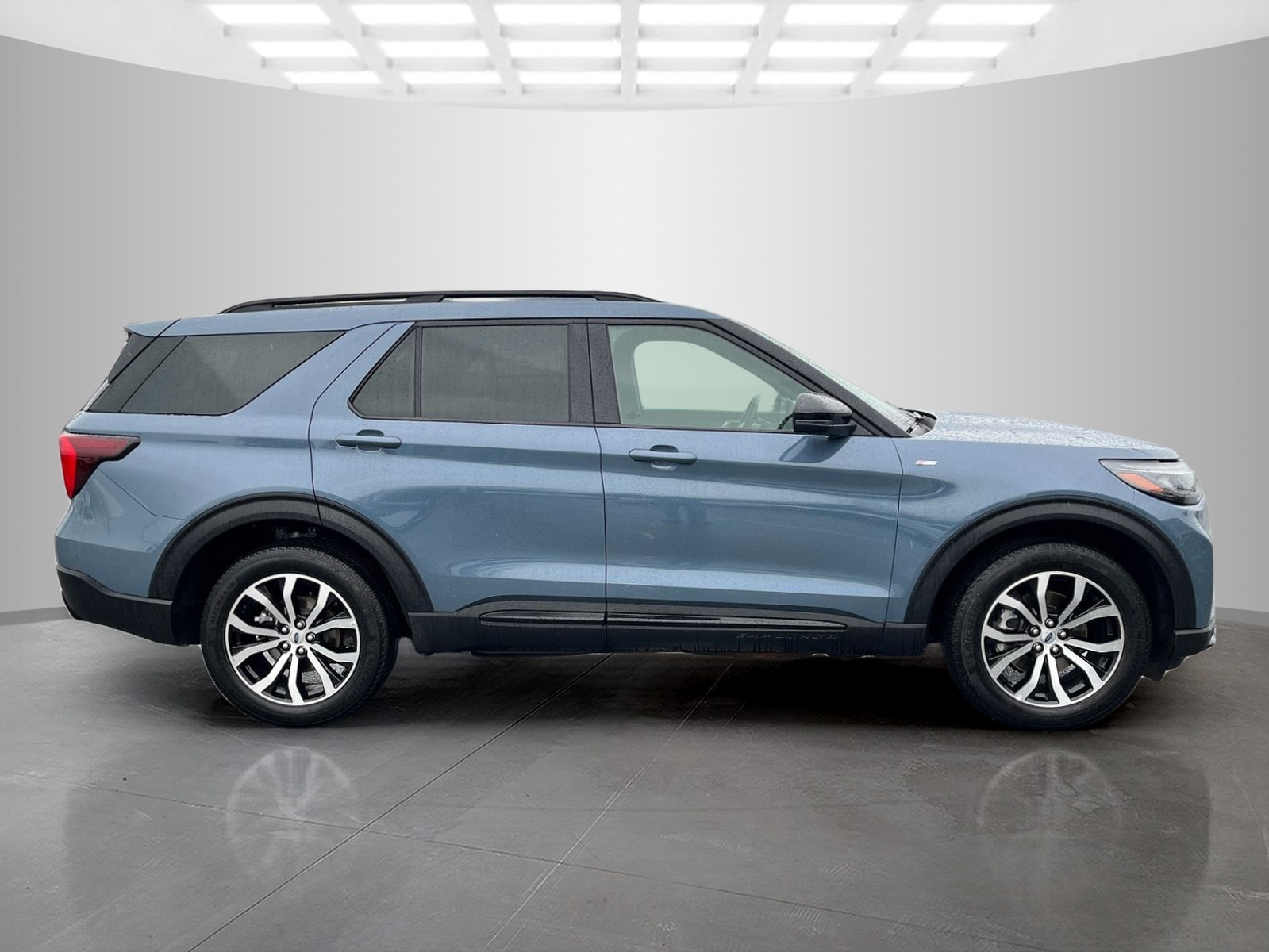 Used 2025 Ford Explorer - photo 5