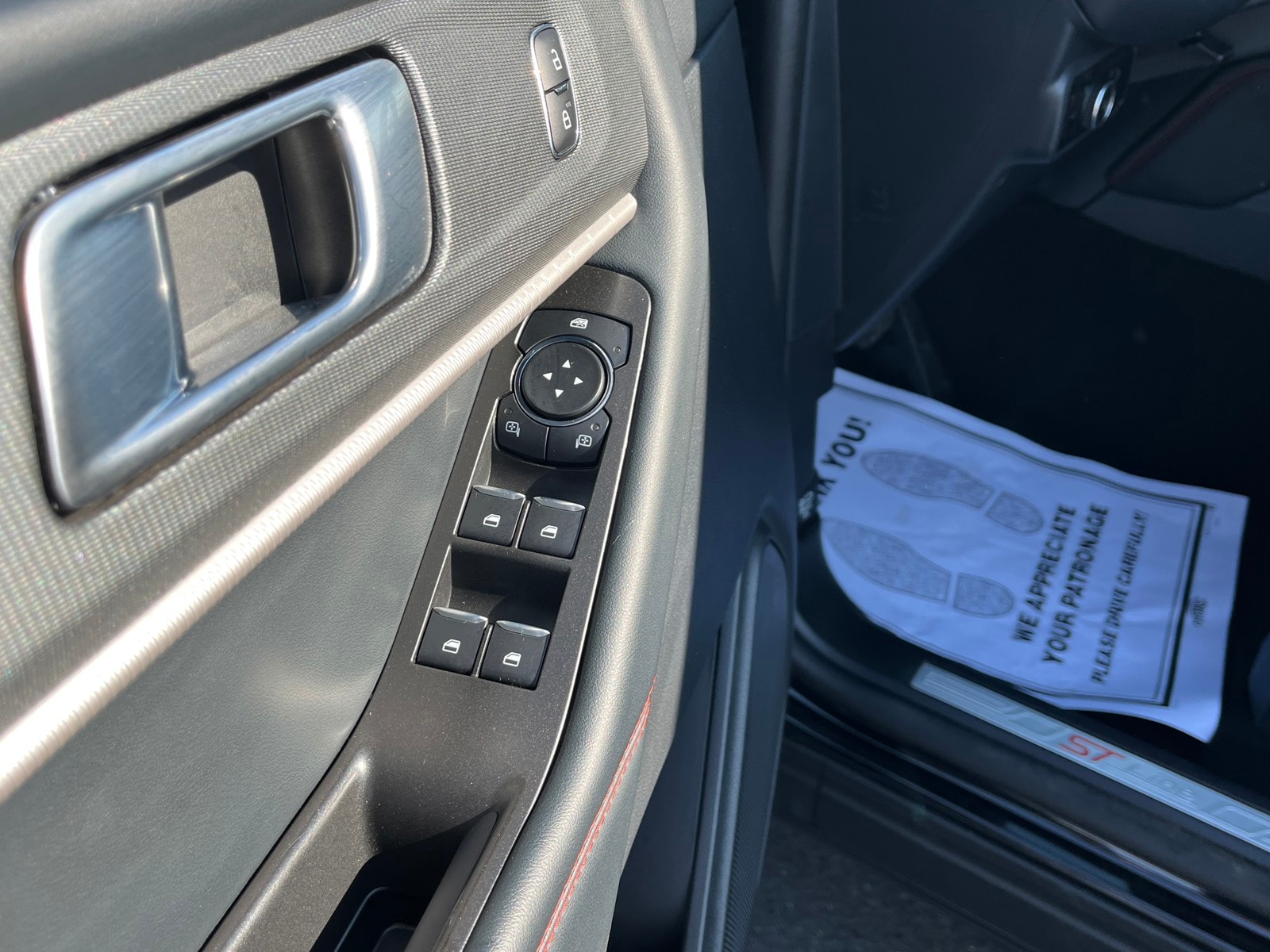 Used 2025 Ford Explorer - photo 15