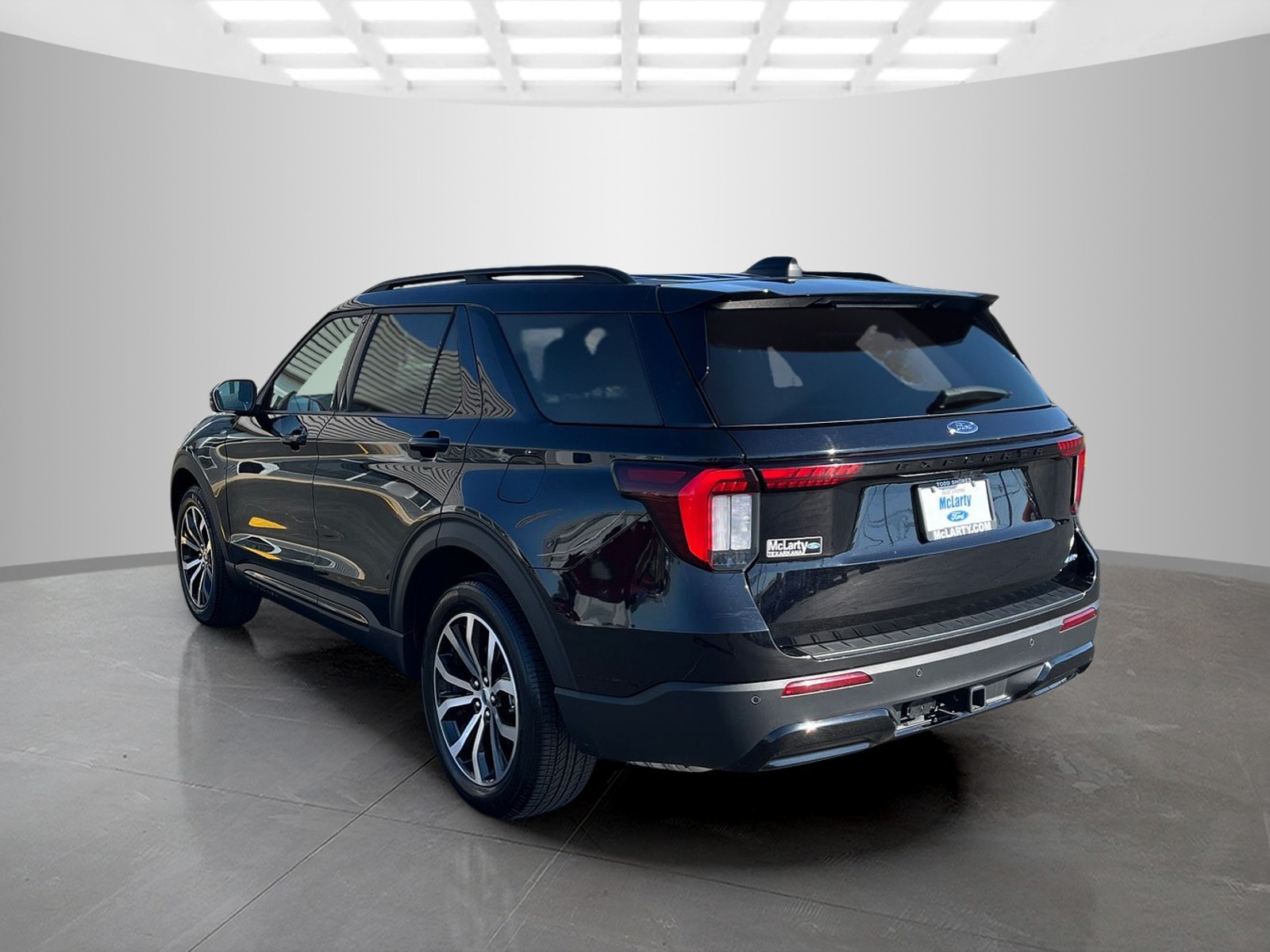 Used 2025 Ford Explorer - photo 8