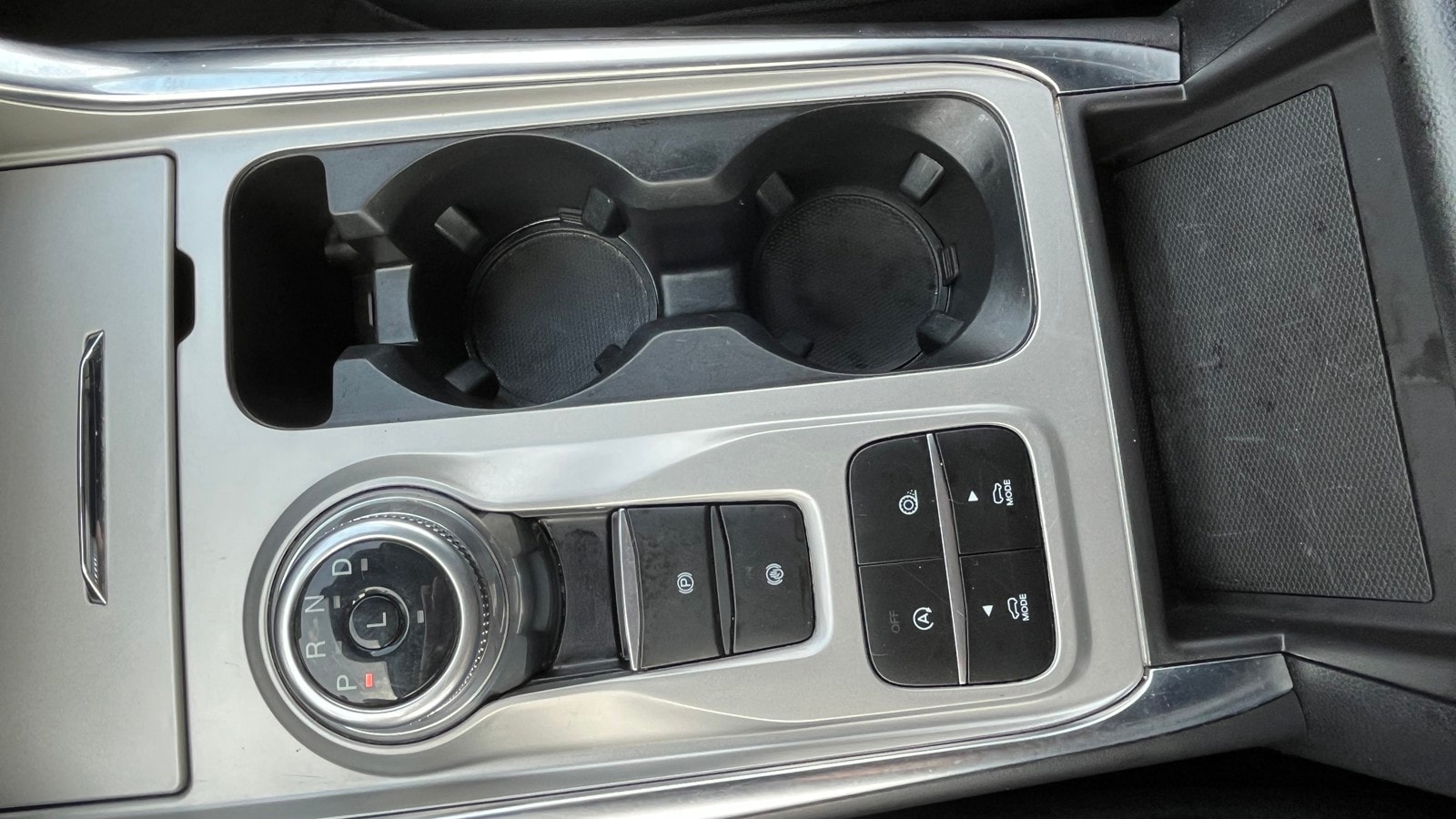 Used 2024 Ford Explorer - photo 11