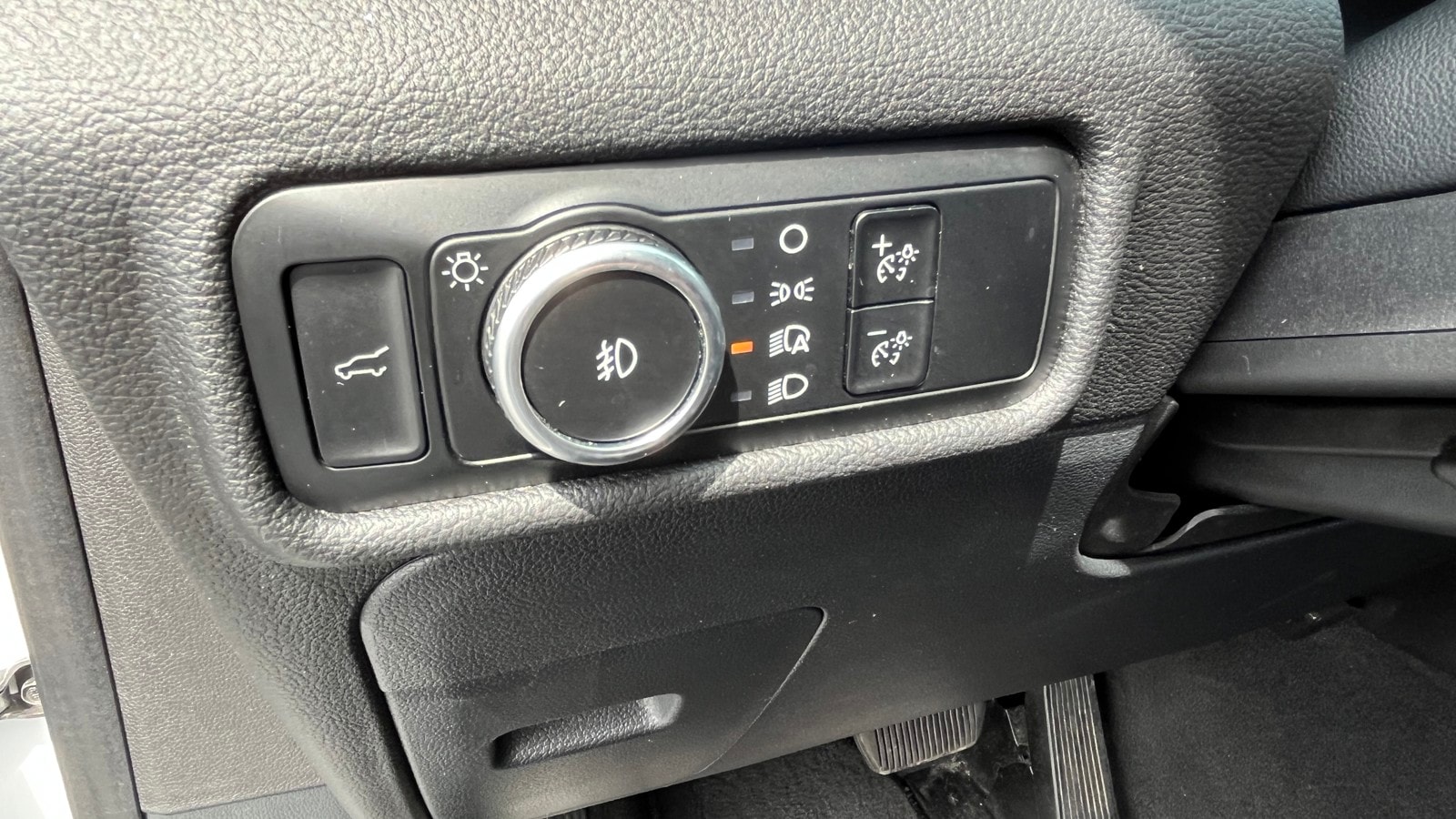 Used 2024 Ford Explorer - photo 12