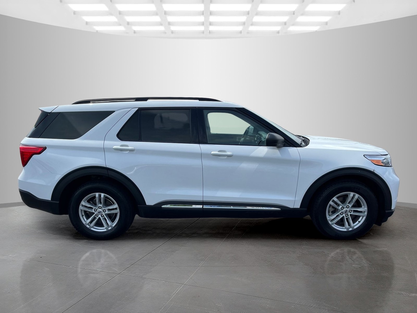 Used 2024 Ford Explorer - photo 1