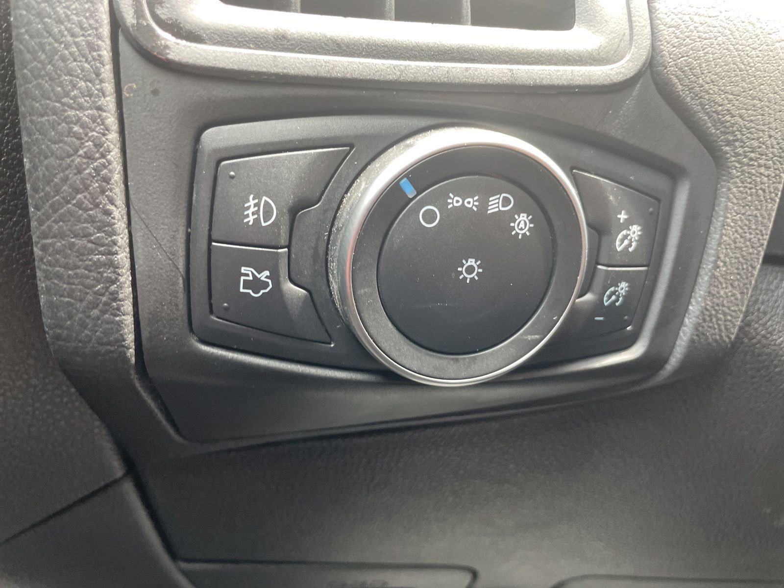 Used 2018 Ford Focus - photo 24