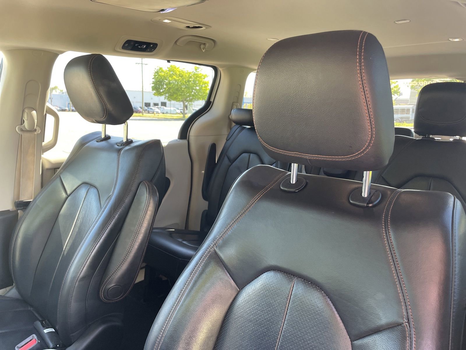 Used 2018 Chrysler Pacifica - photo 5