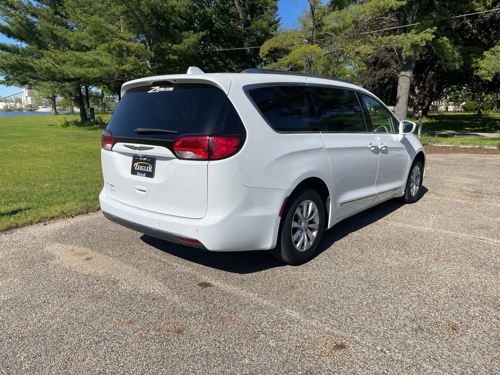 Used 2018 Chrysler Pacifica - photo 10