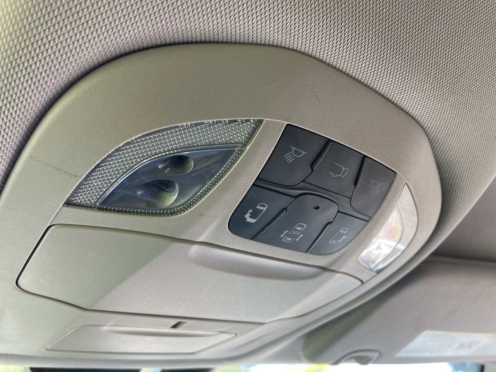 Used 2018 Chrysler Pacifica - photo 16
