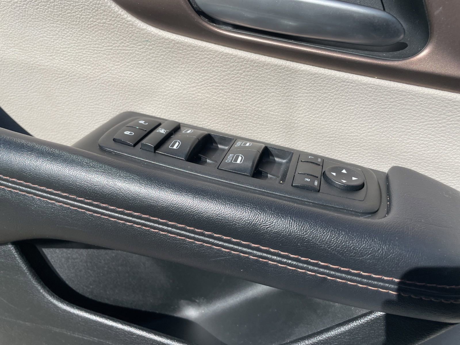 Used 2018 Chrysler Pacifica - photo 18