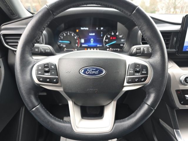 Used 2023 Ford Explorer - photo 2