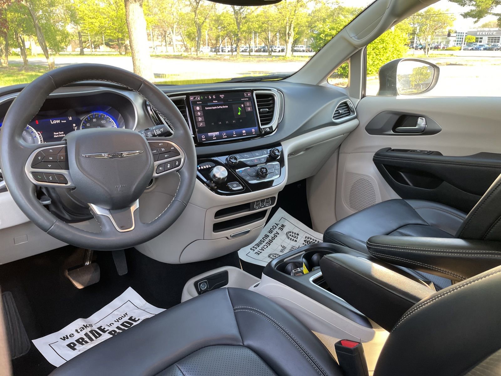 Used 2023 Chrysler Pacifica - photo 5