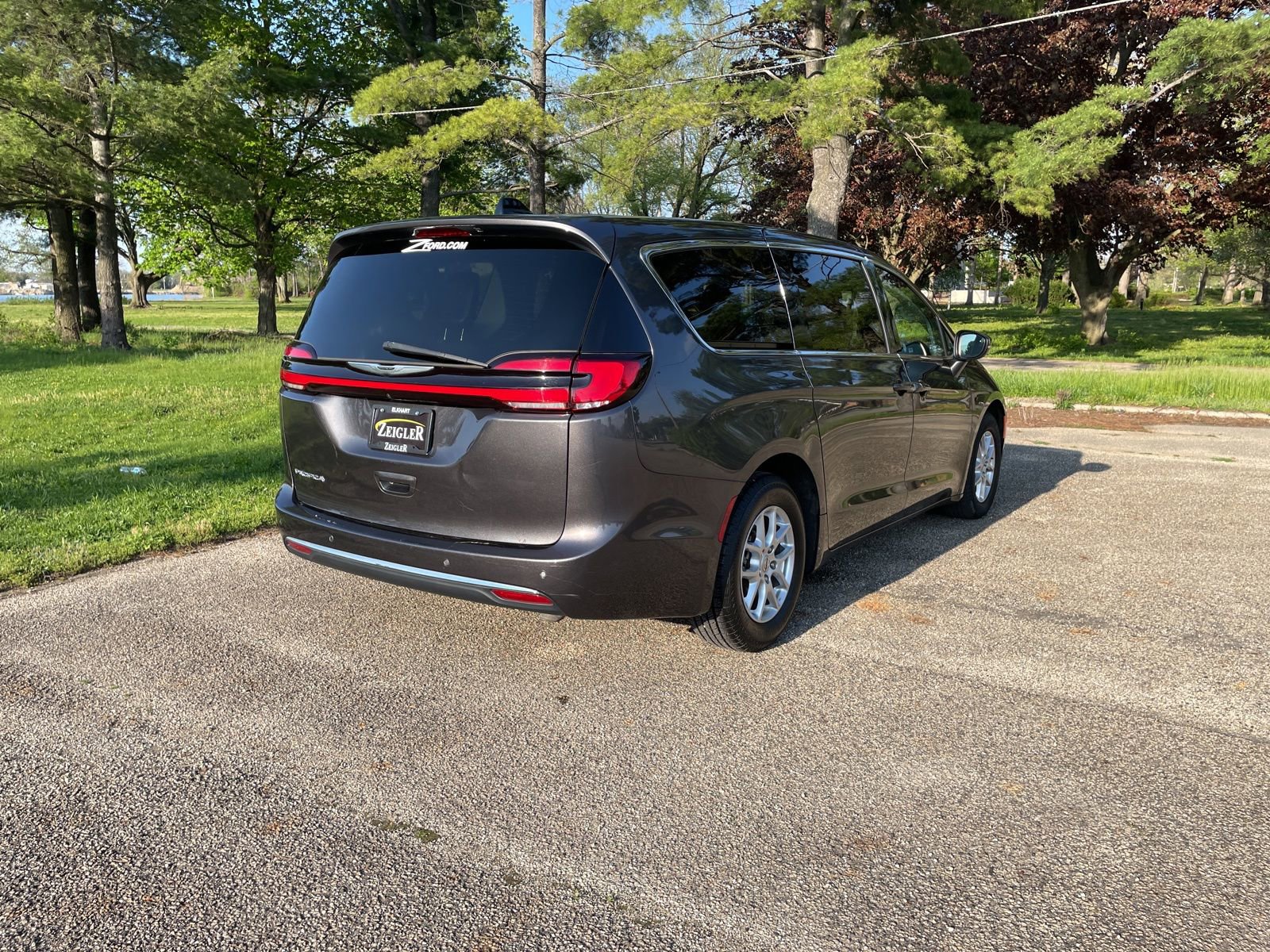 Used 2023 Chrysler Pacifica - photo 10