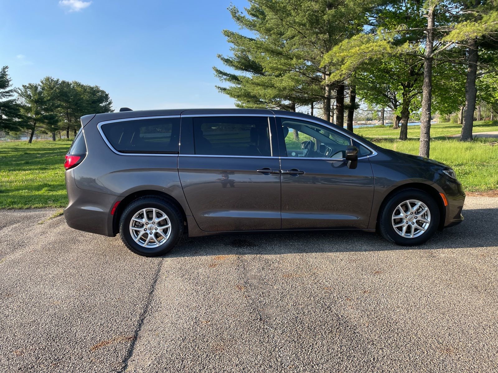 Used 2023 Chrysler Pacifica - photo 11