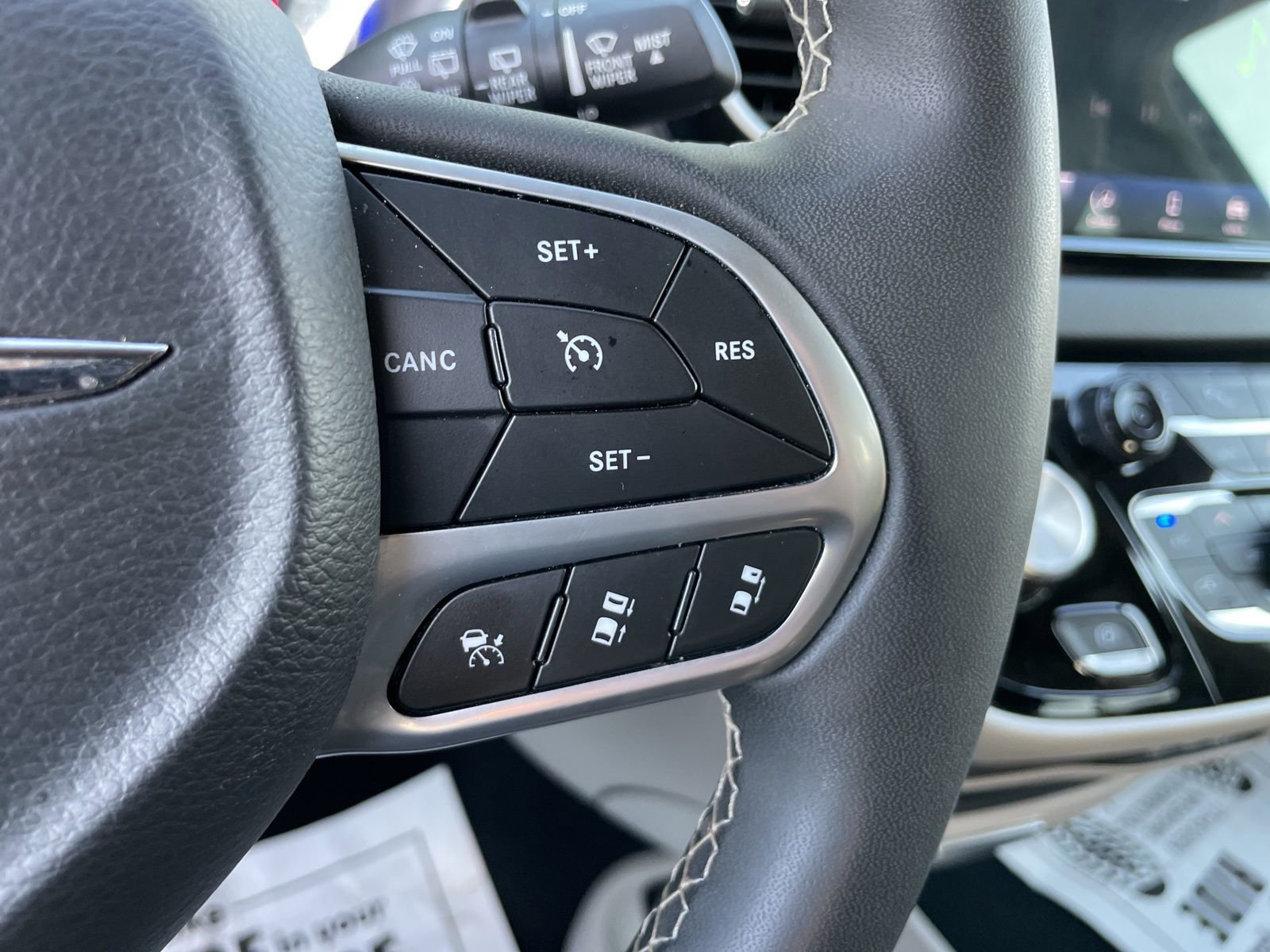 Used 2023 Chrysler Pacifica - photo 14
