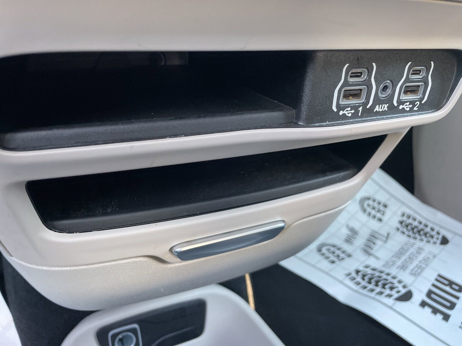 Used 2023 Chrysler Pacifica - photo 15