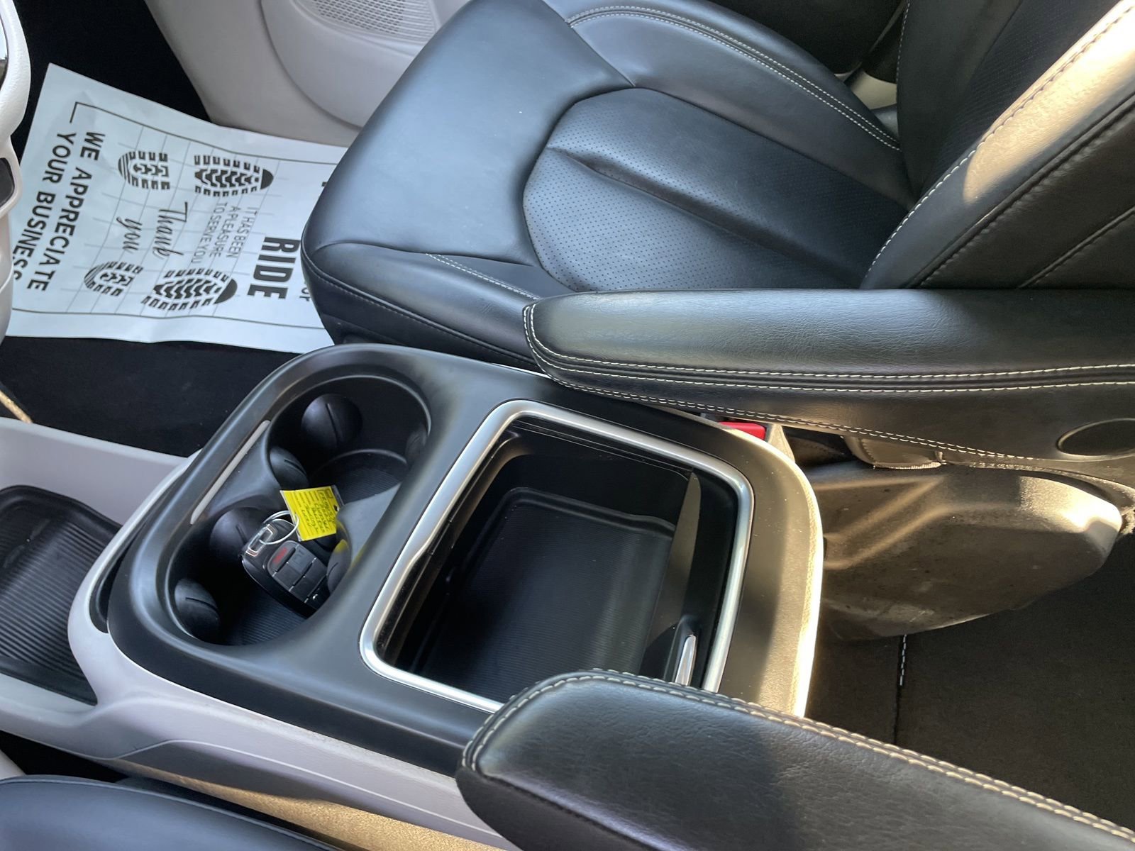 Used 2023 Chrysler Pacifica - photo 16