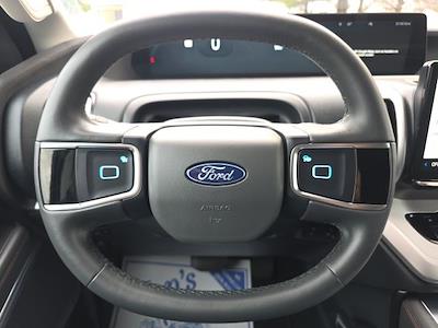 Used 2025 Ford Expedition - photo 1