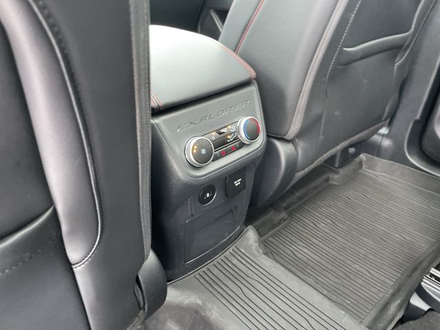 Used 2025 Ford Explorer - photo 30