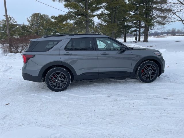 Used 2025 Ford Explorer - photo 5