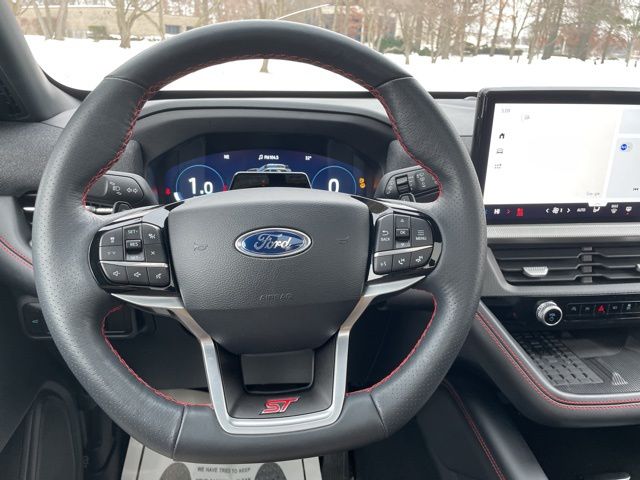 Used 2025 Ford Explorer - photo 10