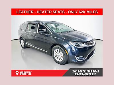 Used 2017 Chrysler Pacifica - photo 1