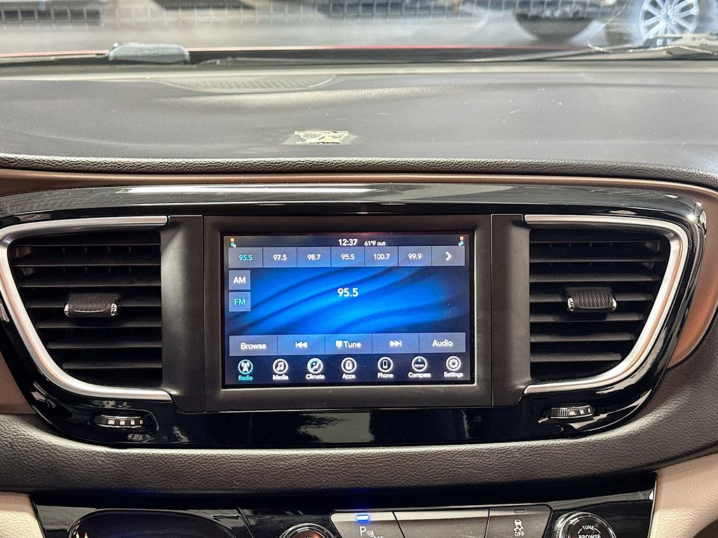 Used 2019 Chrysler Pacifica - photo 17