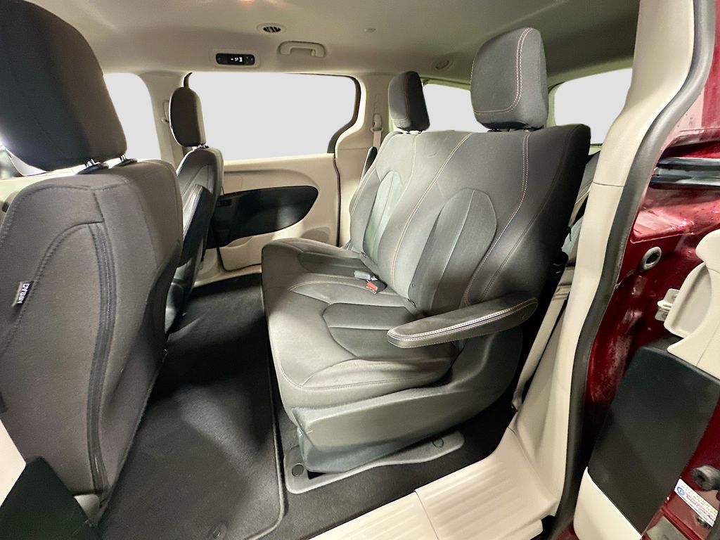 Used 2019 Chrysler Pacifica - photo 26