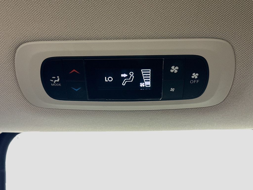 Used 2019 Chrysler Pacifica - photo 27