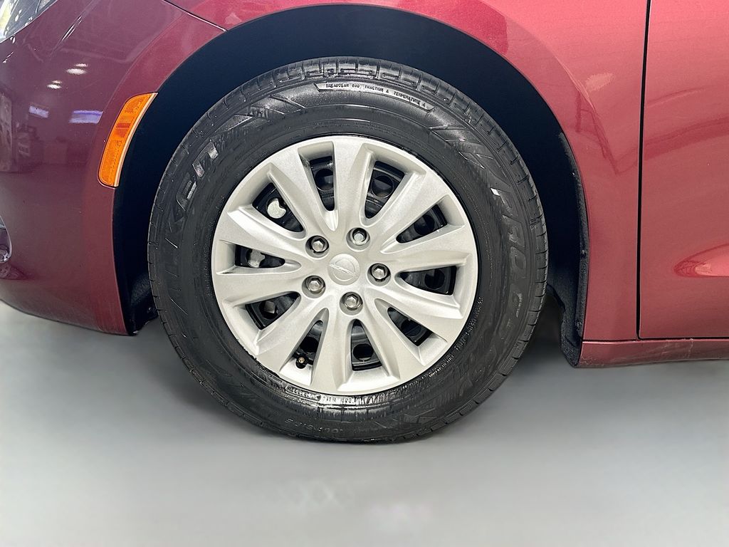 Used 2019 Chrysler Pacifica - photo 34
