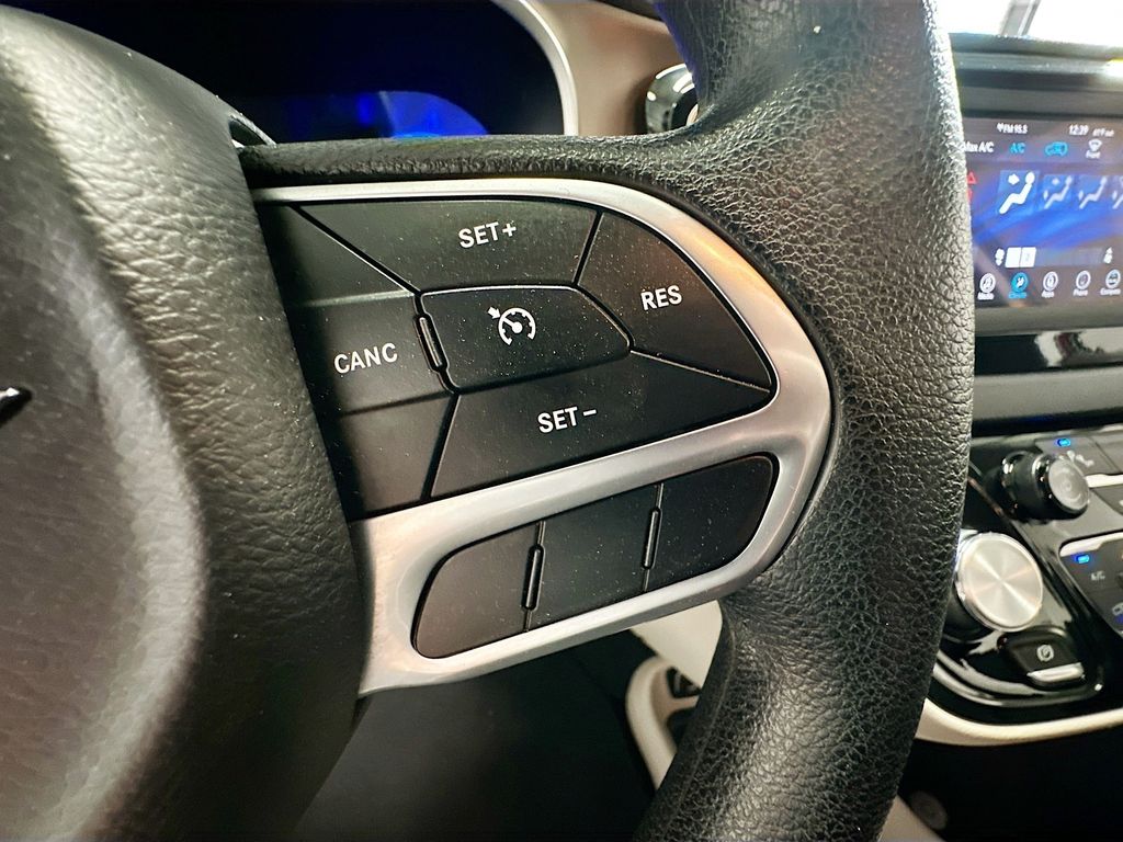 Used 2019 Chrysler Pacifica - photo 37