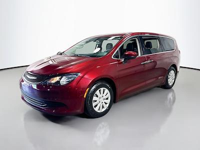 2019 Chrysler Pacifica FWD Minivan for sale #P9374 - photo 2