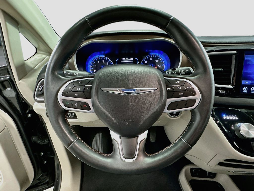 Used 2017 Chrysler Pacifica - photo 14