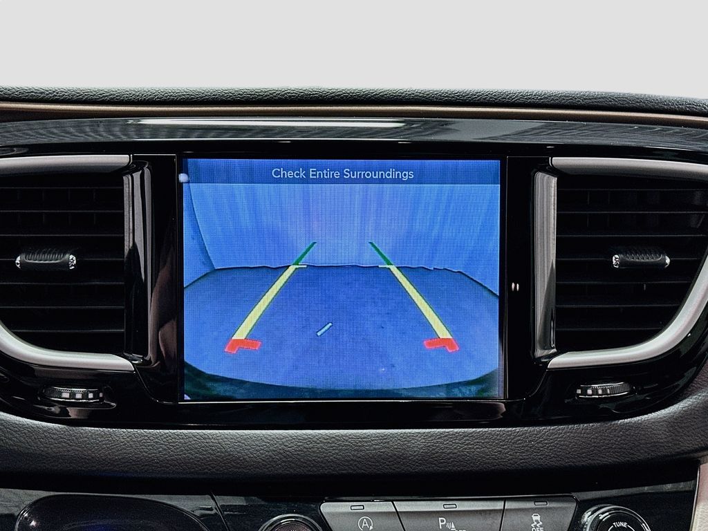 Used 2017 Chrysler Pacifica - photo 16
