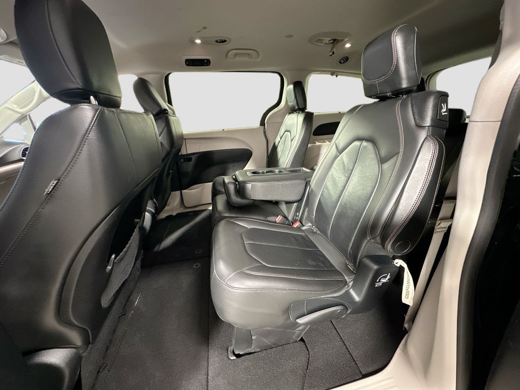 Used 2017 Chrysler Pacifica - photo 27