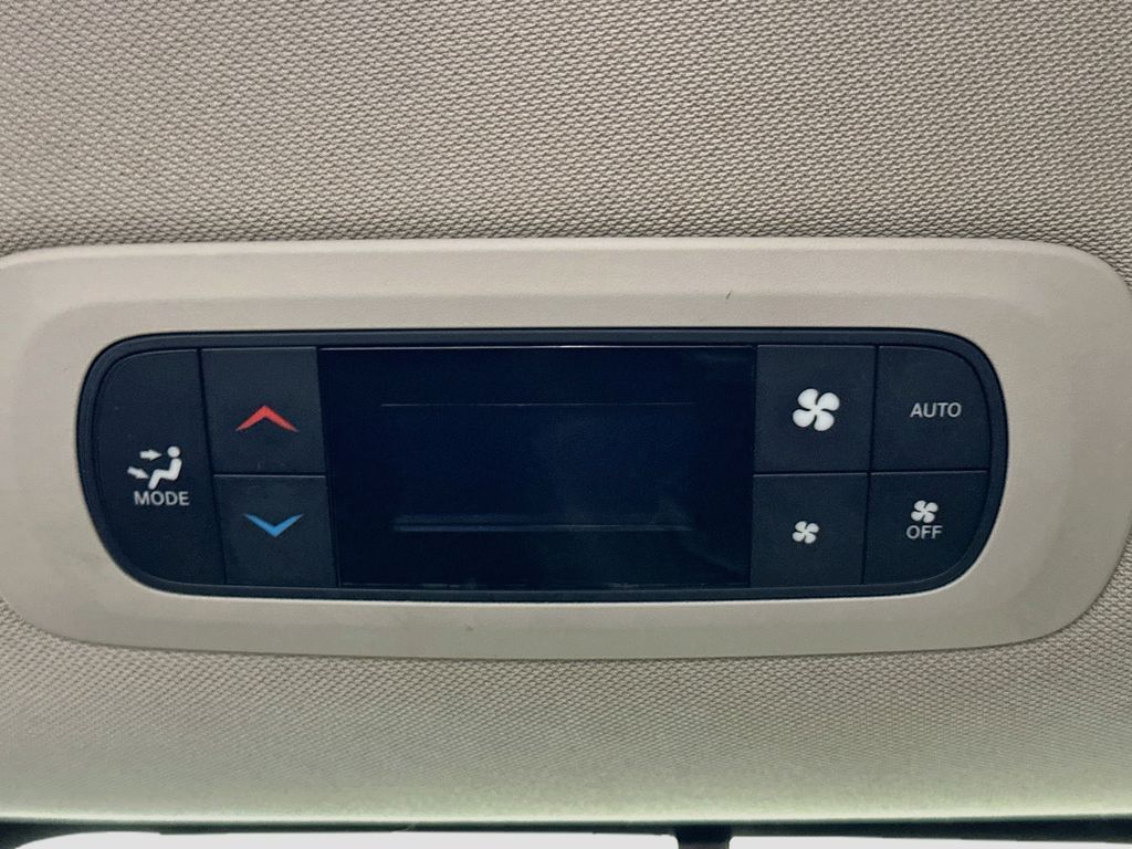 Used 2017 Chrysler Pacifica - photo 28