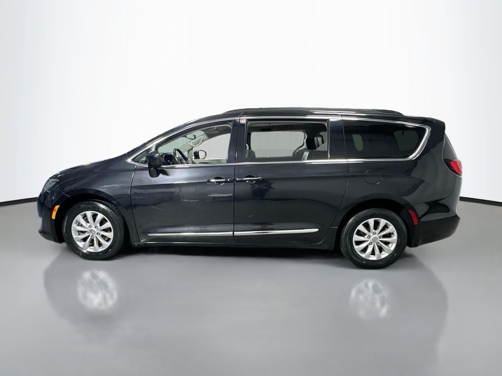 Used 2017 Chrysler Pacifica - photo 7