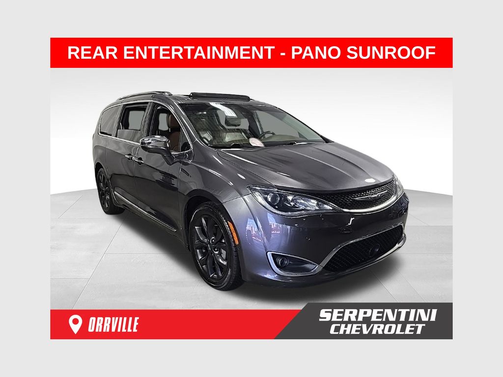 Used 2018 Chrysler Pacifica - photo 1