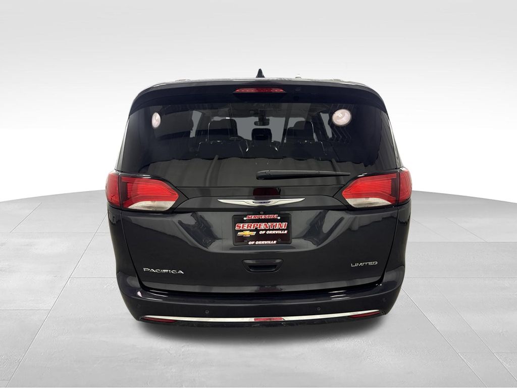 Used 2019 Chrysler Pacifica - photo 2