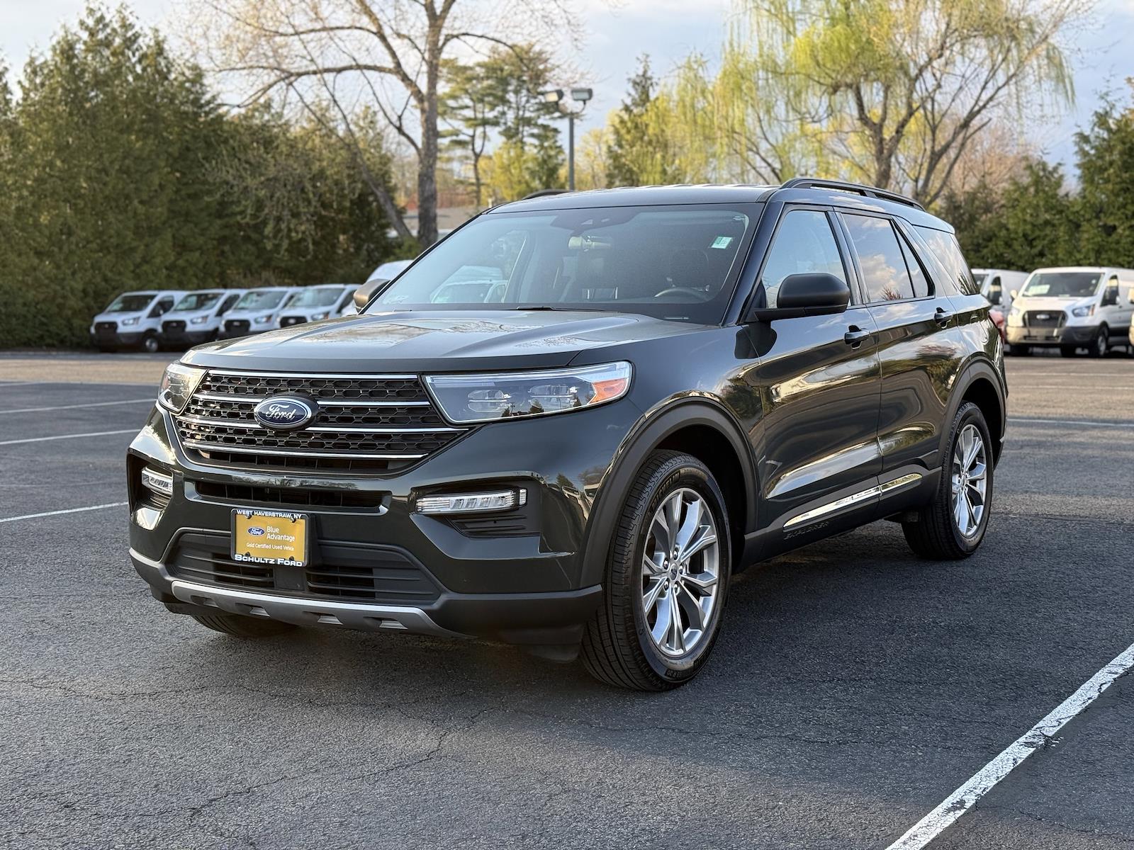 Used 2022 Ford Explorer - photo 2