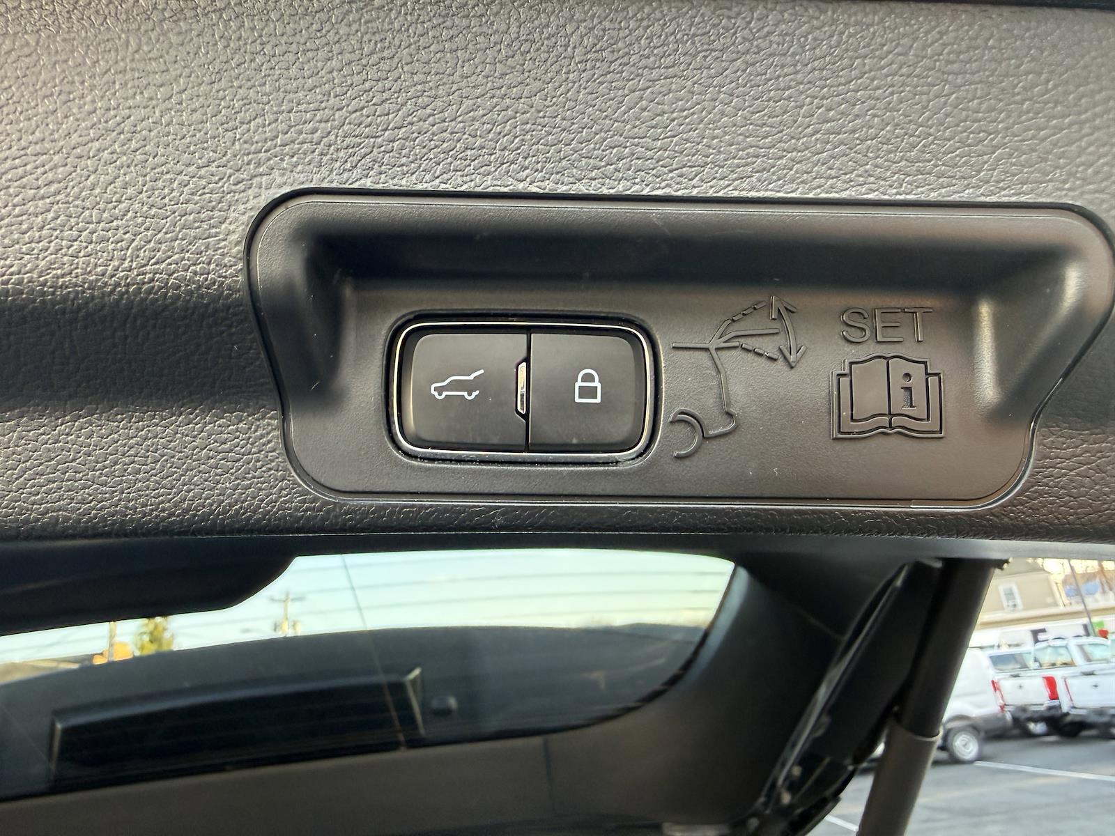 Used 2022 Ford Explorer - photo 27