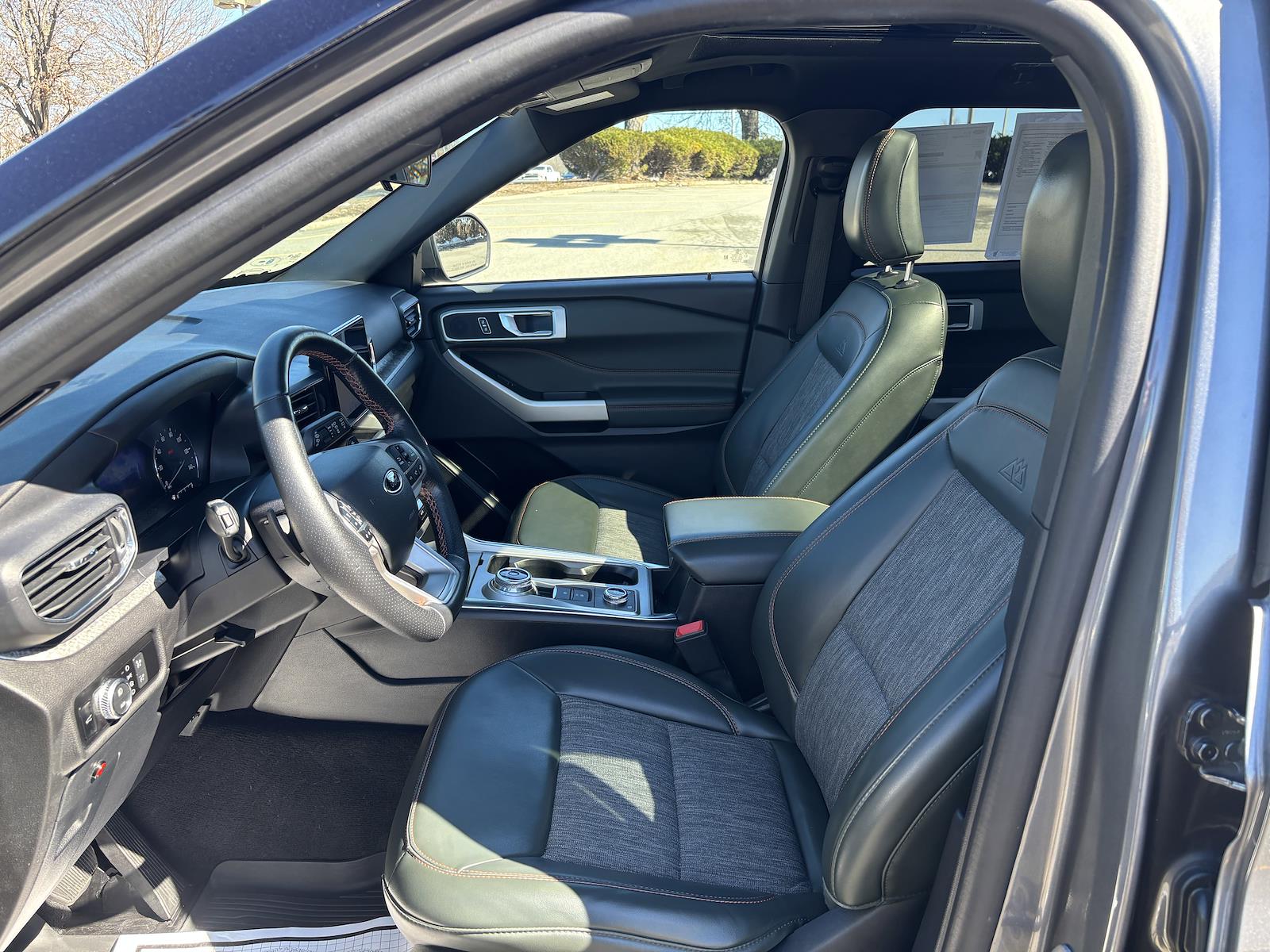 Used 2022 Ford Explorer - photo 16