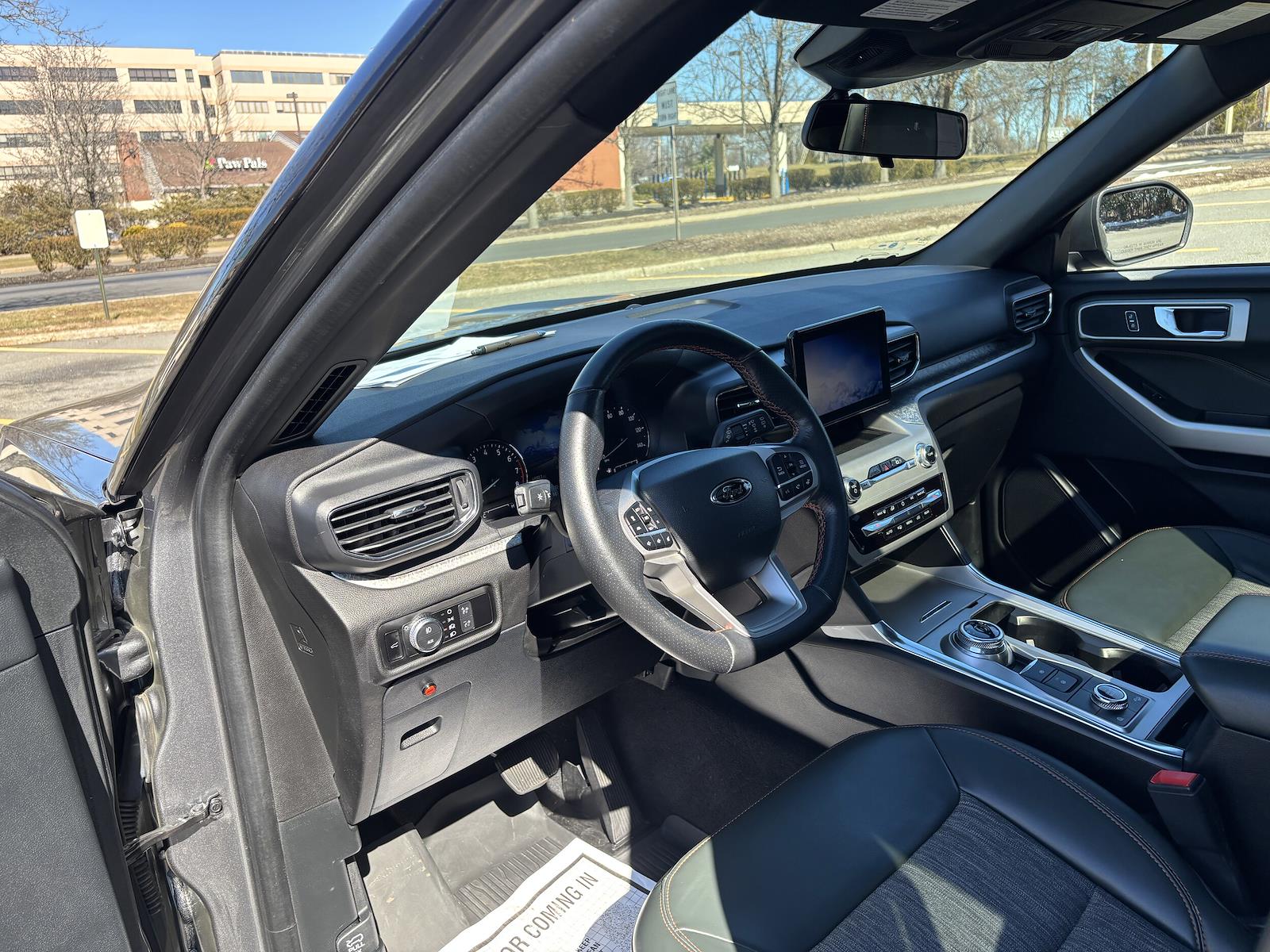 Used 2022 Ford Explorer - photo 17