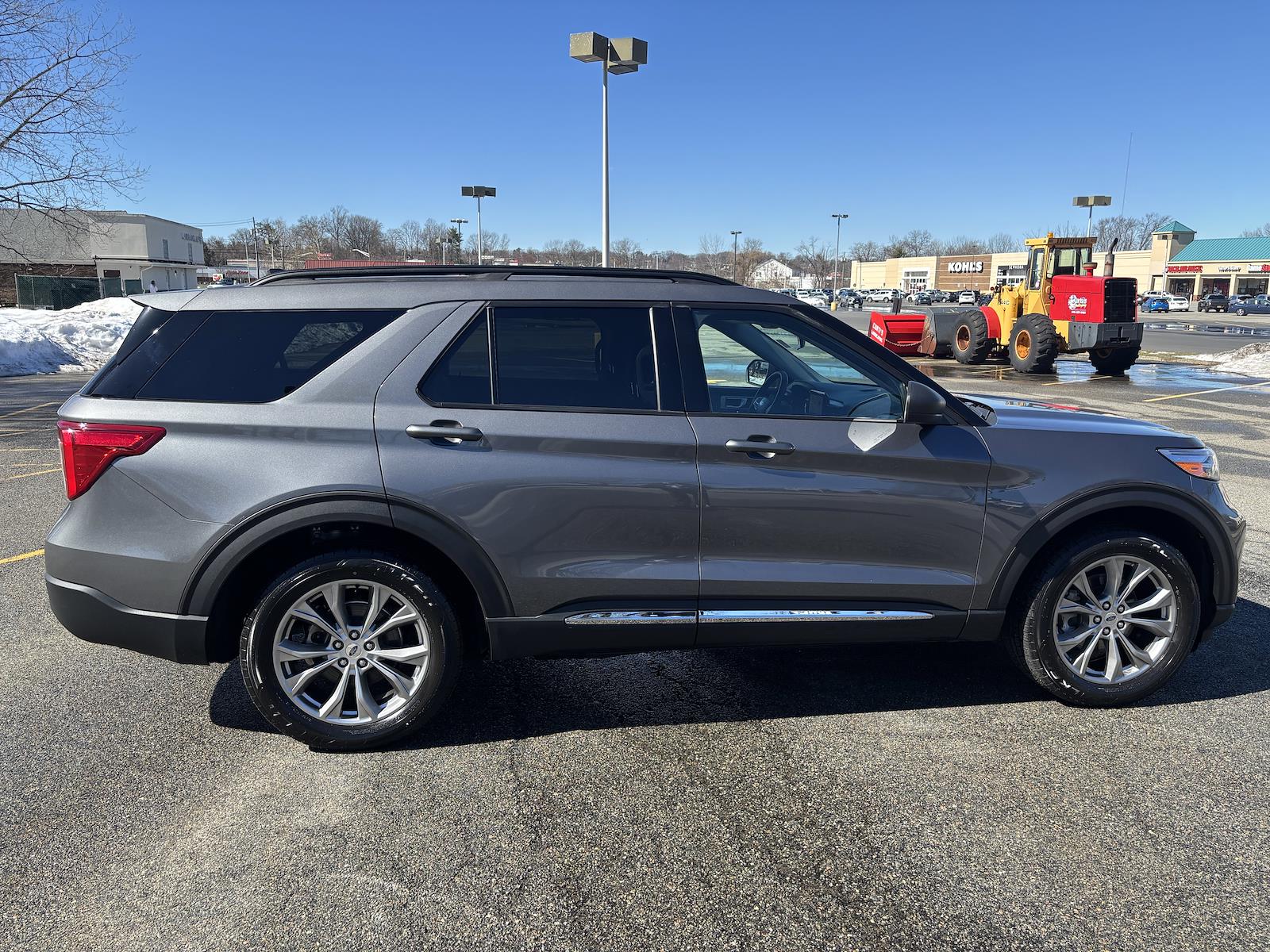 Used 2023 Ford Explorer - photo 10
