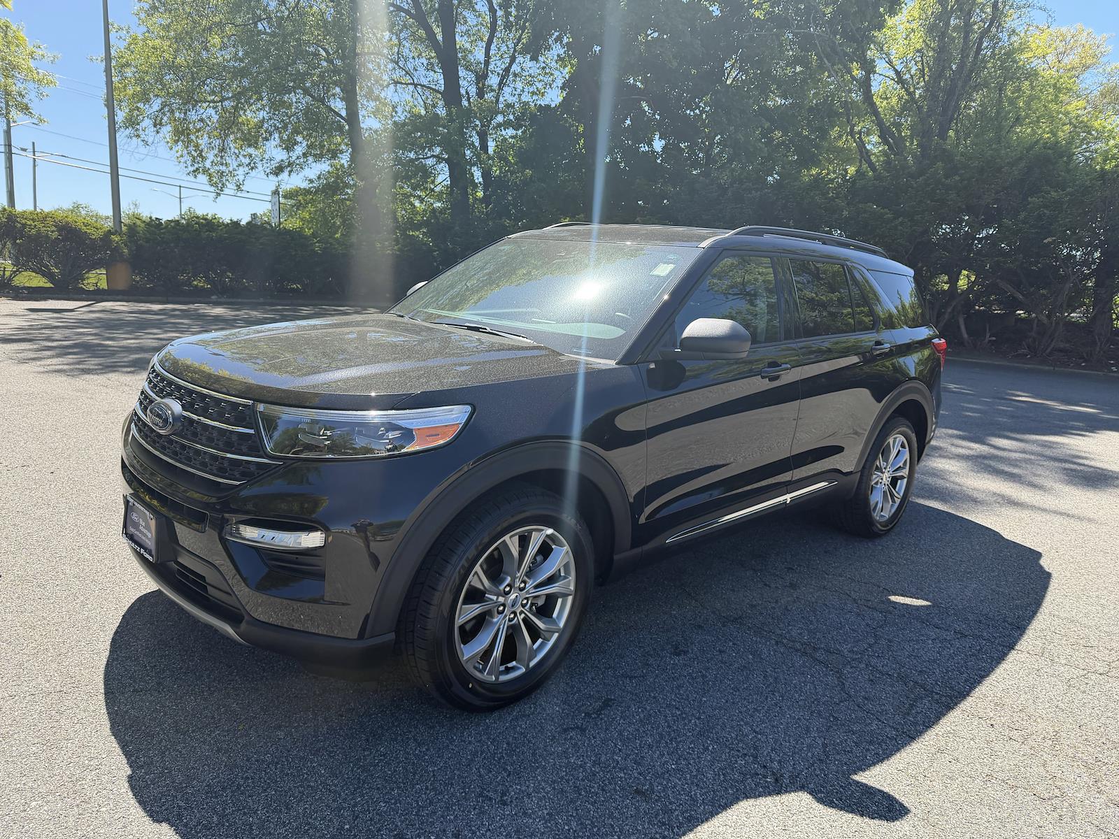 Used 2023 Ford Explorer - photo 2